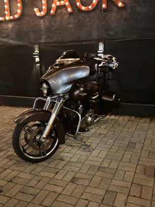 HARLEY-DAVIDSON STREET GLIDE 